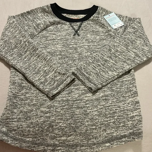 New Cat & Jack Size 5 LS round neck pullover shirt.  Super soft. Black and white - Picture 2 of 6